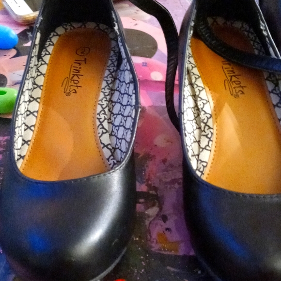 Heels - Picture 1 of 1